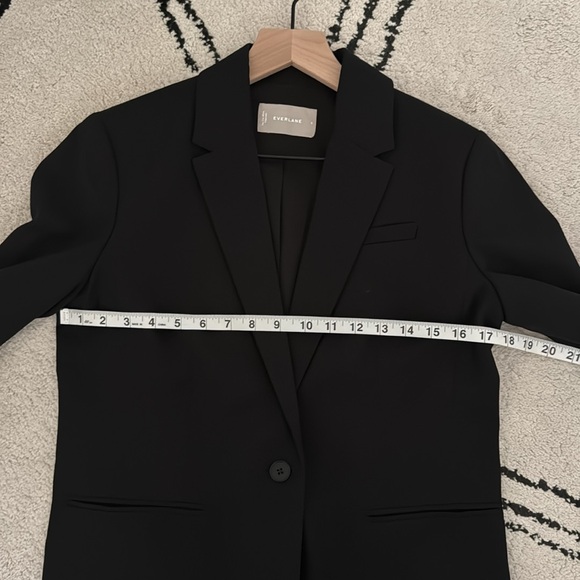 Everlane the Italian GoWeave Classic Blazer in Black - Picture 10 of 13